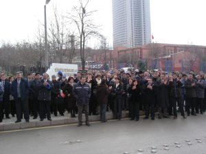 TPAO ve BOTAŞ’ta TİS’e yönelik uyarı eylemleri