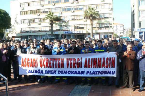 Asgari ücretin yükseltilmesi için toplanan imzalar Çalışma Bakanlığına gönderildi