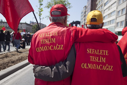Emekliler sokağa çıkmaya hazırlanıyor