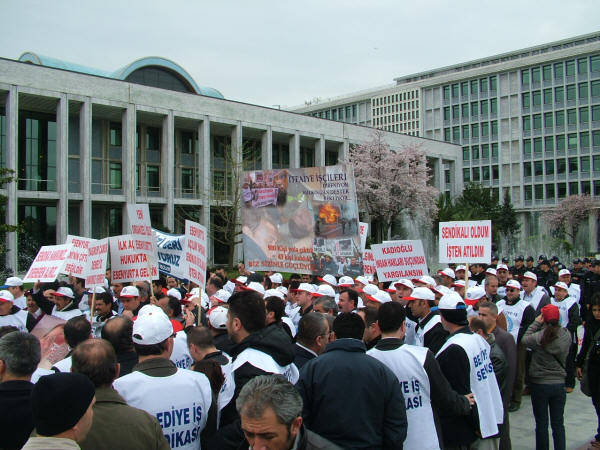 Esenyurt belediye işçilerinin direnişi 235’inci gününde