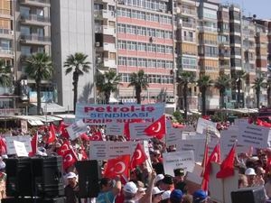 Acıselsan Acıpayam Selüloz’da grev ilanı asıldı