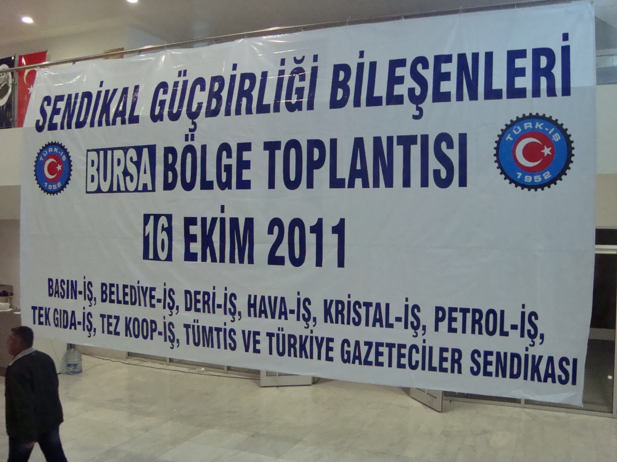 Türk-İş yeniden kuruluyor