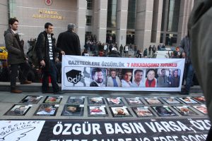 SGBP’den tutuklu gazetecilere destek…