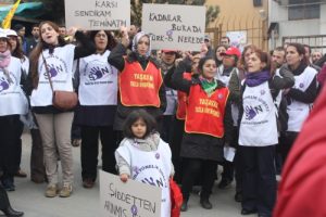Kampana Deri’de ‘Kadına Yönelik Şiddete Son’ dedi