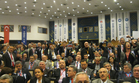 Delegeler bakanı konuşturmadı