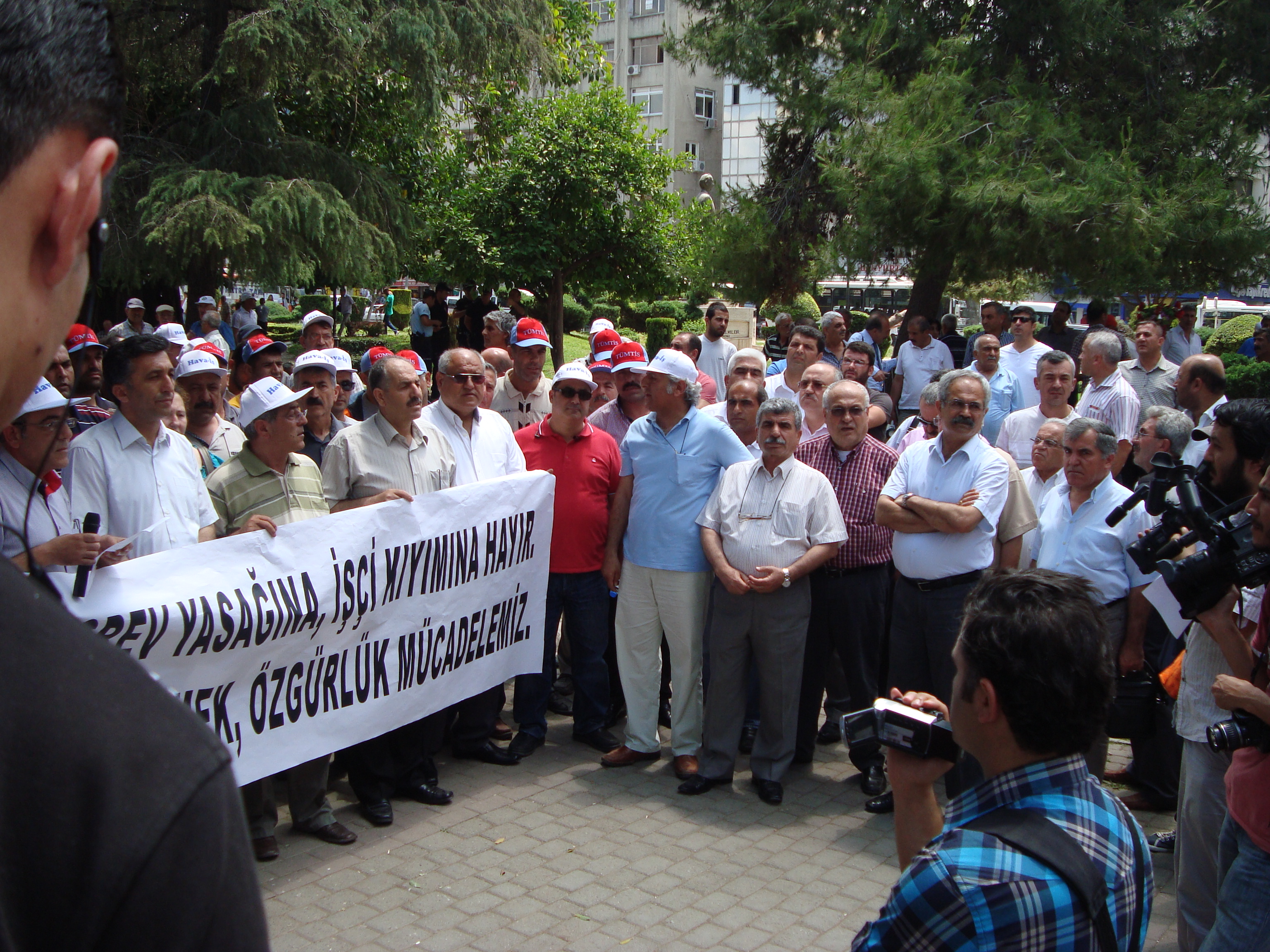 Adana Şubemizden THY eylemine destek