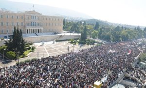 Troyka Yunanistan’da çalışma haftasının altı güne çıkarılmasını istiyor