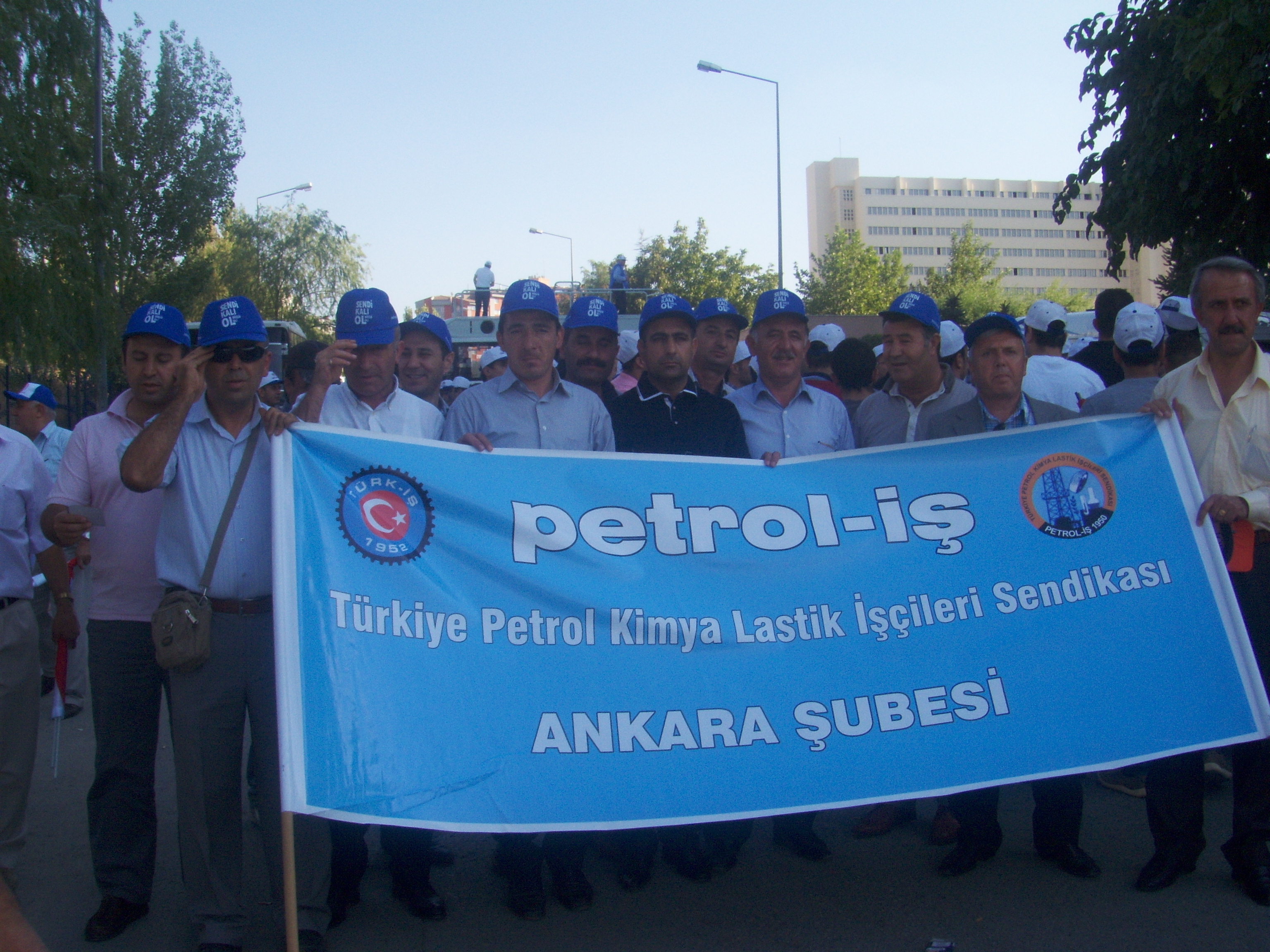 Türk-İş’ten Ankara’da kitlesel basın toplantısı