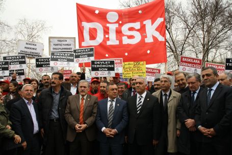 SENDİKALARA YAPILAN OPERASYONLARI KINIYORUZ