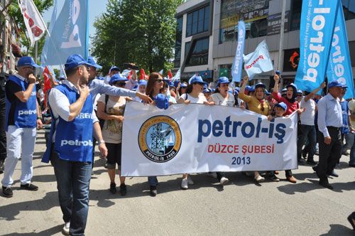 1 MAYIS’TA DÜZCE ŞUBEMİZ BELEDİYE MEYDANINDAYDI