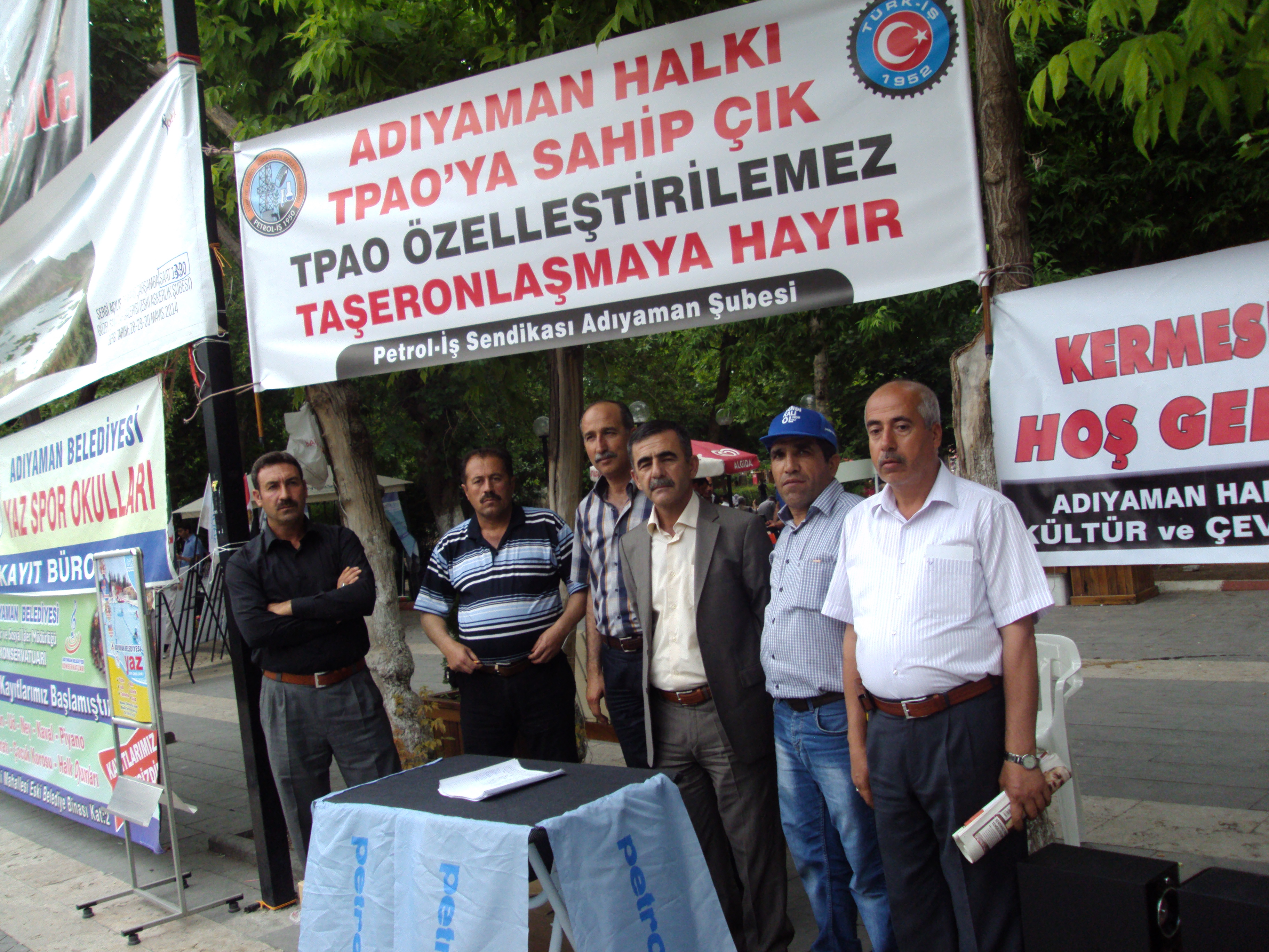 “Bütünsel Dönüşüm Programına Hayır” demek için Stand Başındayız