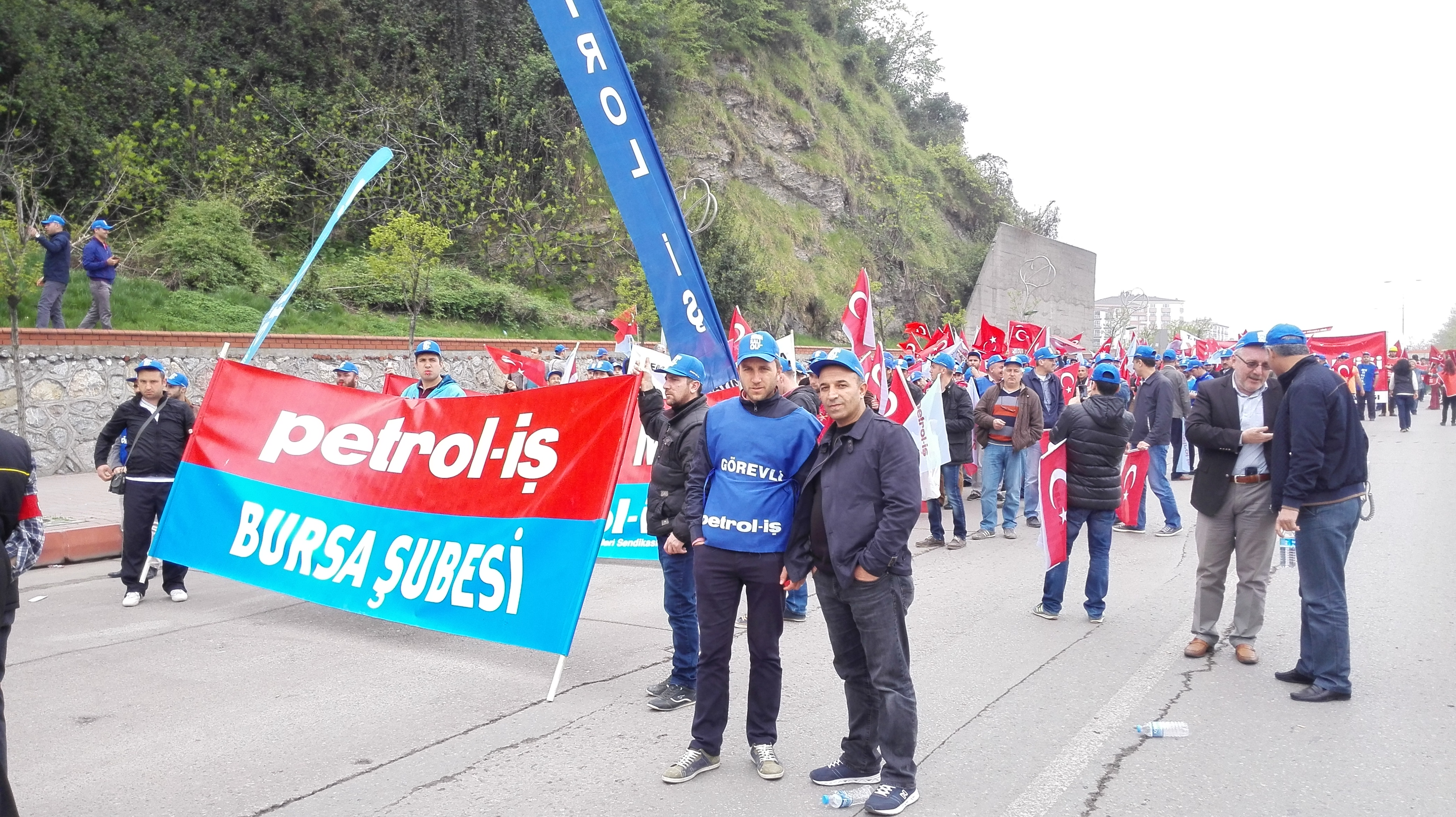 Türk-İş’in Çağrısıyla Bursa ve Düzce Şubelerimiz 1 Mayıs’ta Zonguldak’taydı