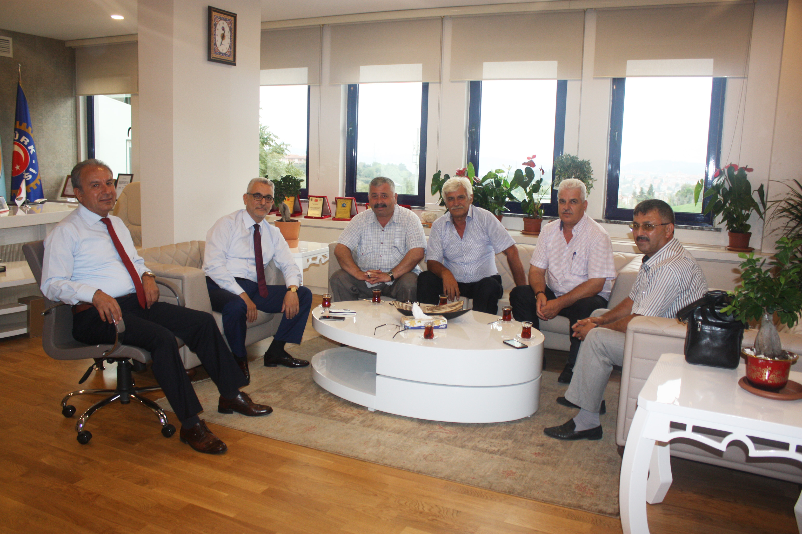 Yaşar Erbaş ve Emekli Üyelerimizden Merkez Yöneticilerimize Tebrik Ziyareti