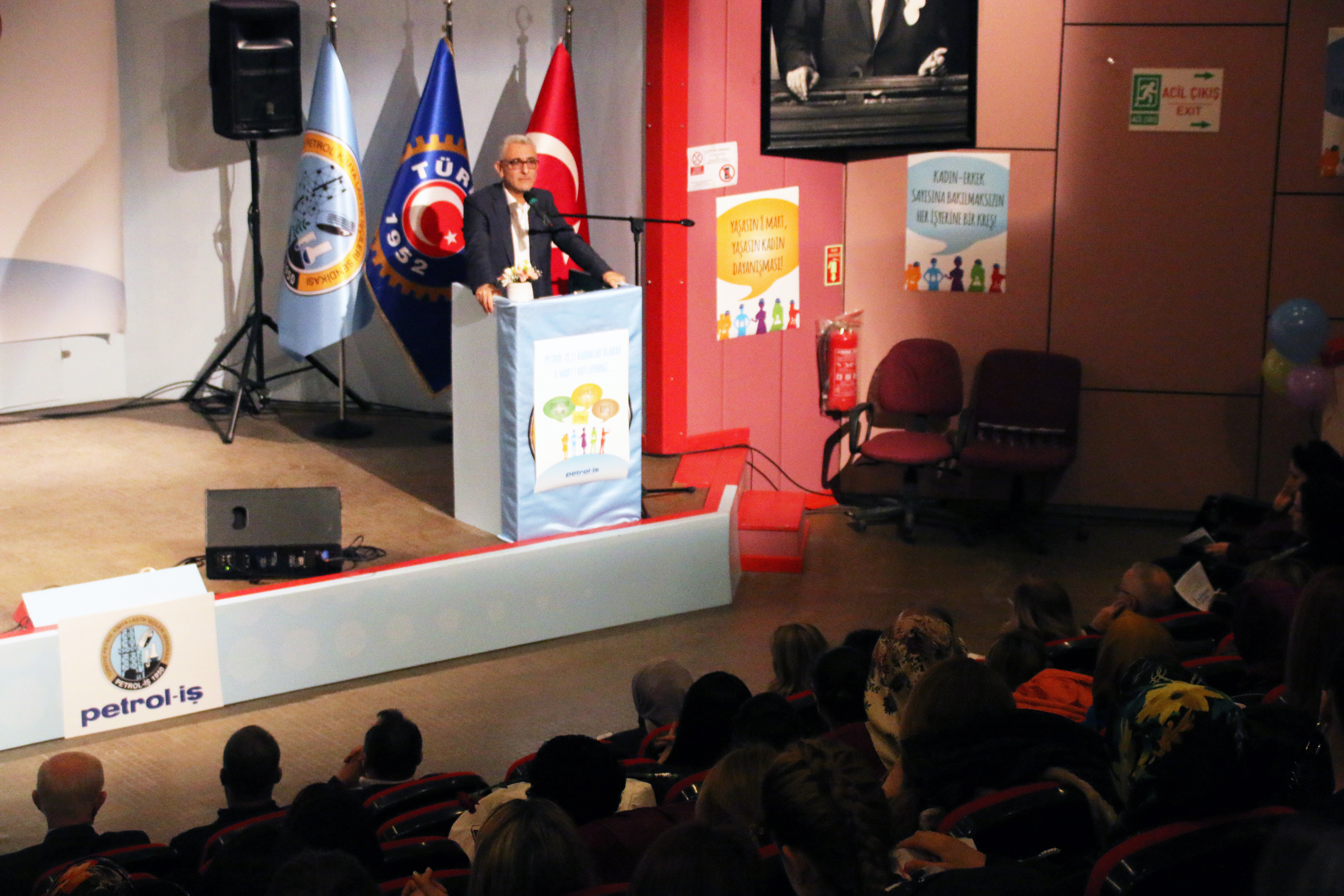 KADINLAR, DAHA SIK BİR ARAYA GELME DİLEKLERİYLE AYRILDILAR…