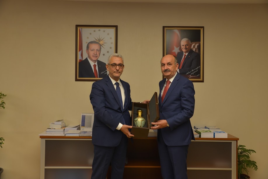 Genel Başkanımız Ali Ufuk Yaşar Çalışma ve Sosyal Güvenlik Bakanı Mehmet Müezzinoğlu’nu Ziyaret Etti
