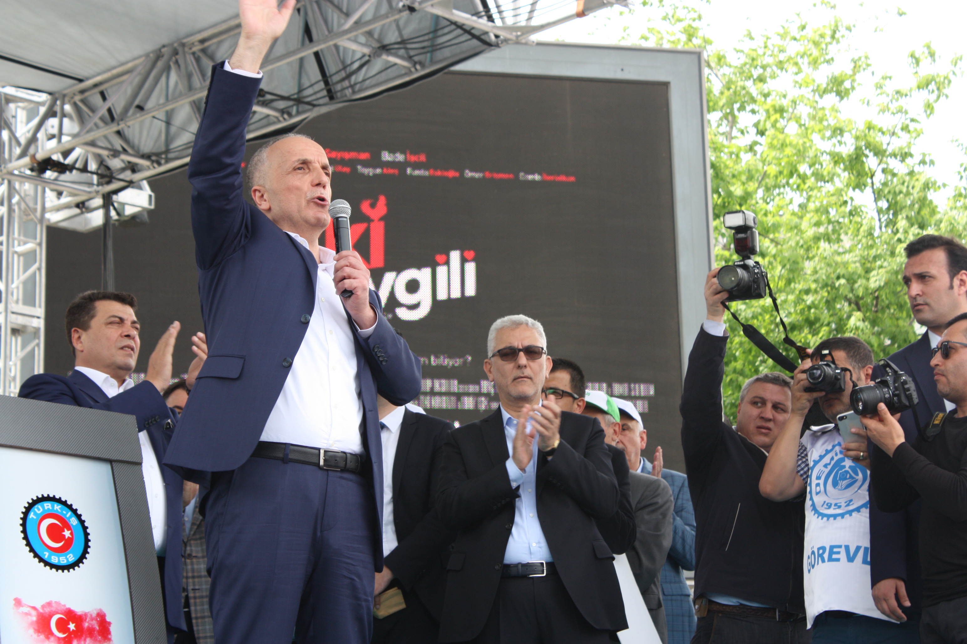 Şişecam Grubu yöneticileri Petrol-İş’te