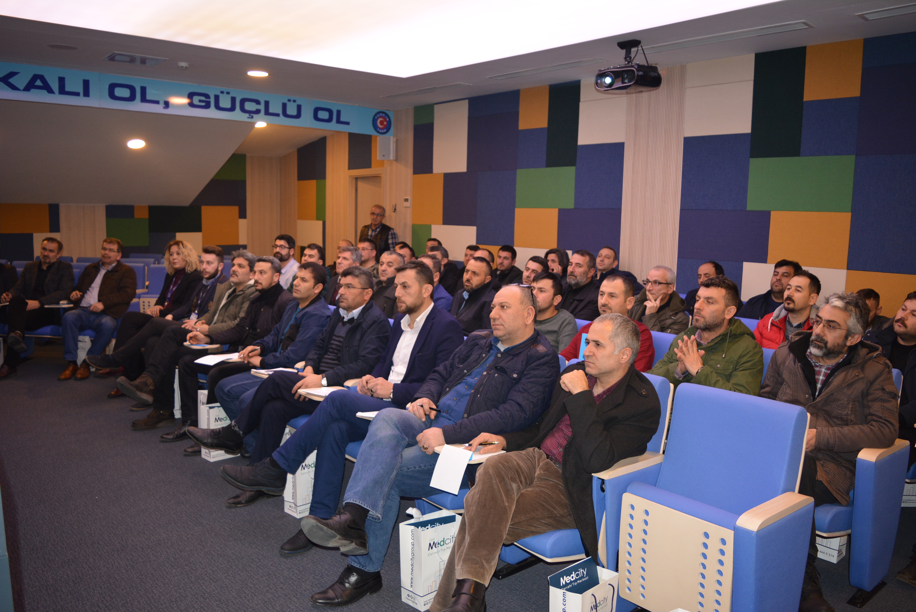 Gebze Şubemizden Şişe Cam İşçisine Destek