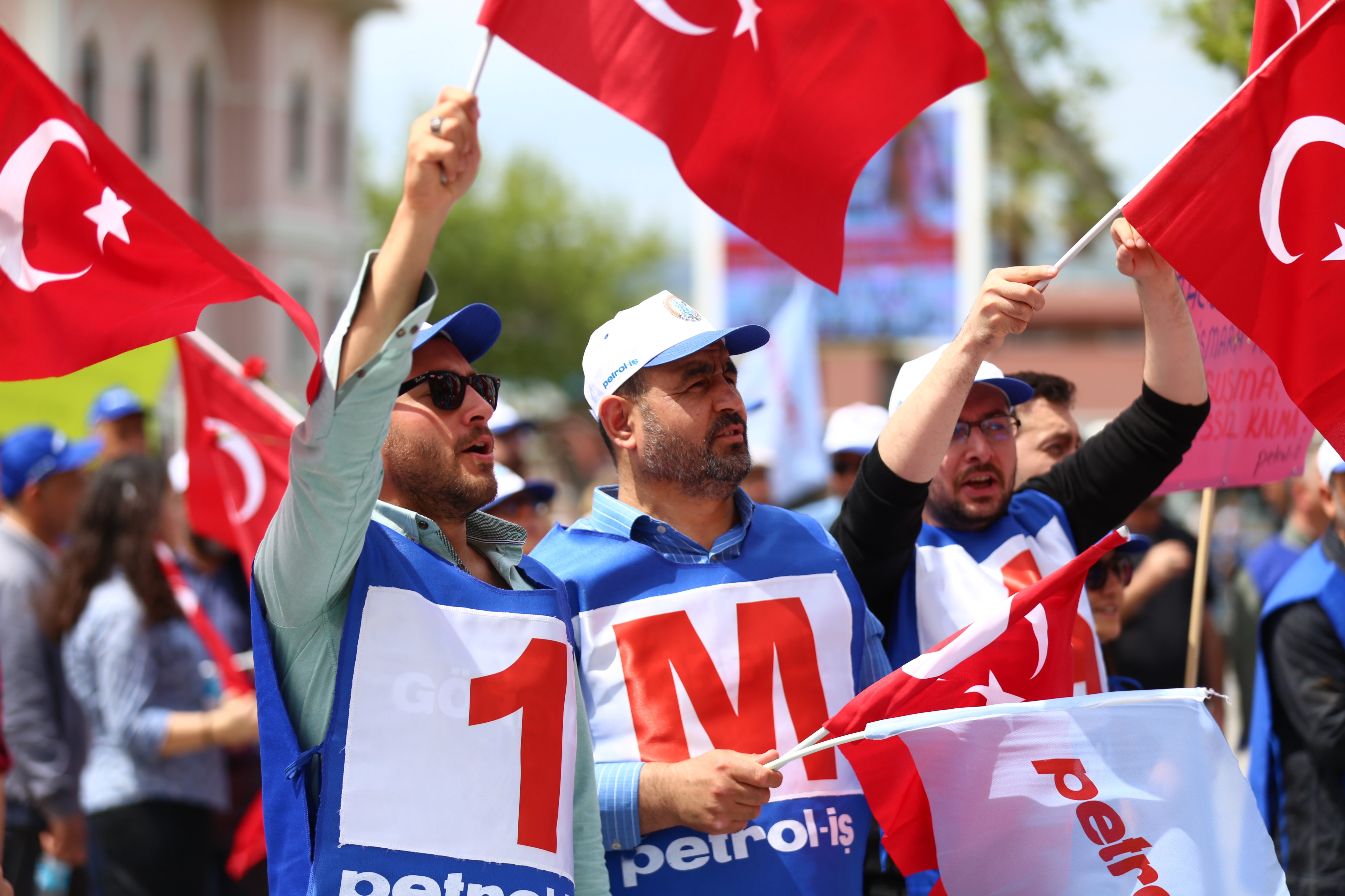 Bandırma Şubemiz 1 Mayıs’ı Cumhuriyet Meydanında Kutladı