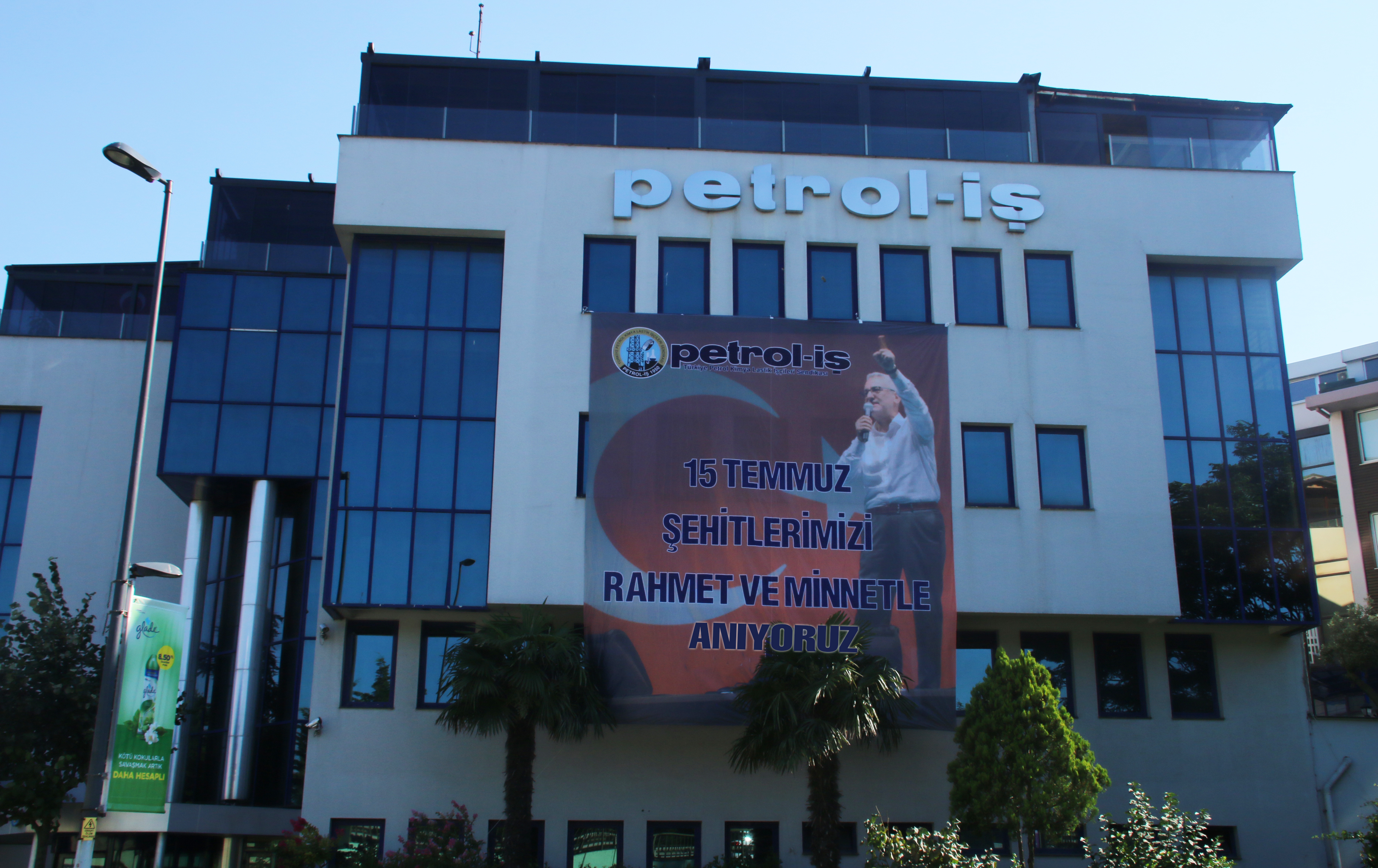15 TEMMUZ ŞEHİTLERİMİZİ RAHMET VE MİNNETLE ANIYORUZ…!