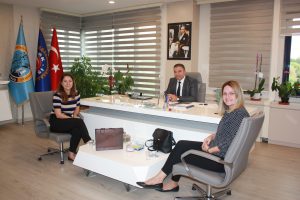 Tekel işçilerine destek için bir günlük iş bırakma eylemi