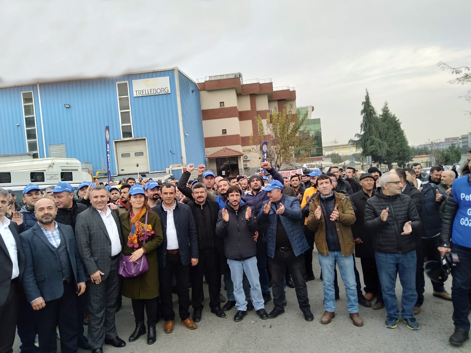 Kocaeli ve İstanbul 2 Nolu Şubelerimizden Trelleborg Grevcilerine Dayanışma Ziyareti