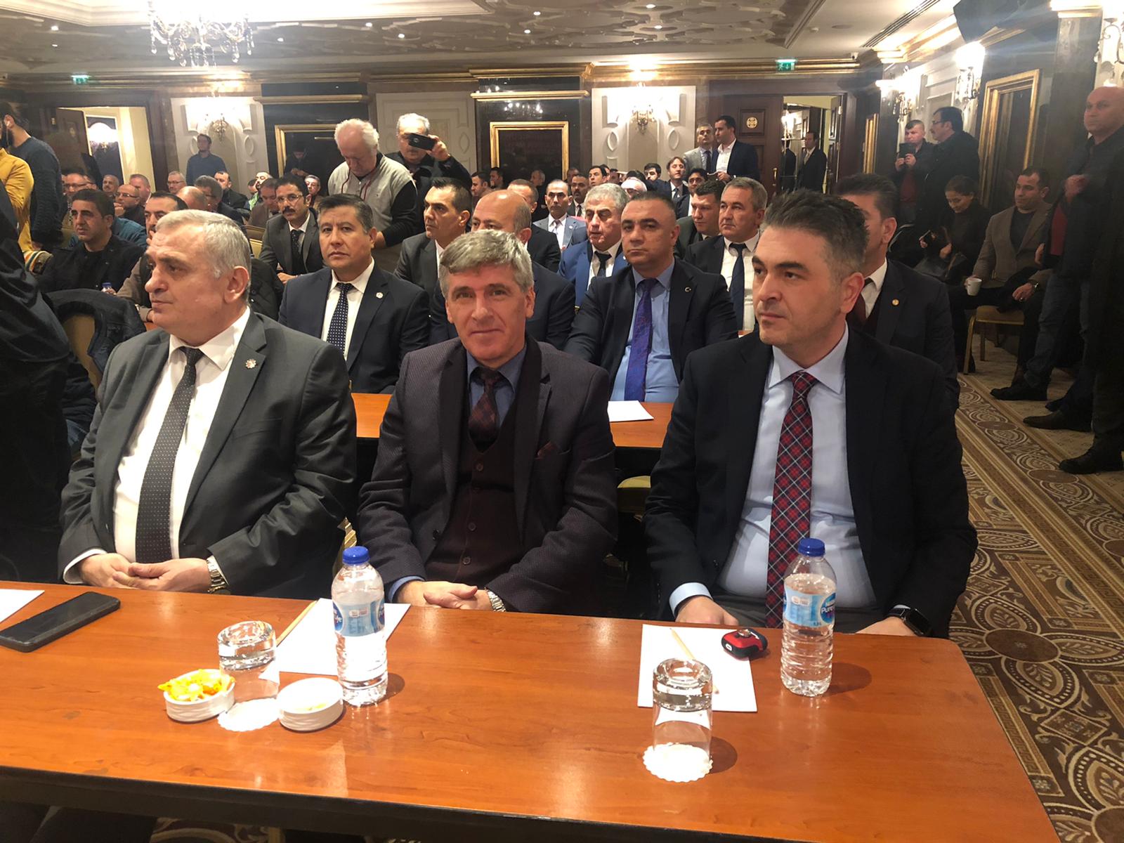 Yaşasın İşçilerin Birleşik Mücadelesi!