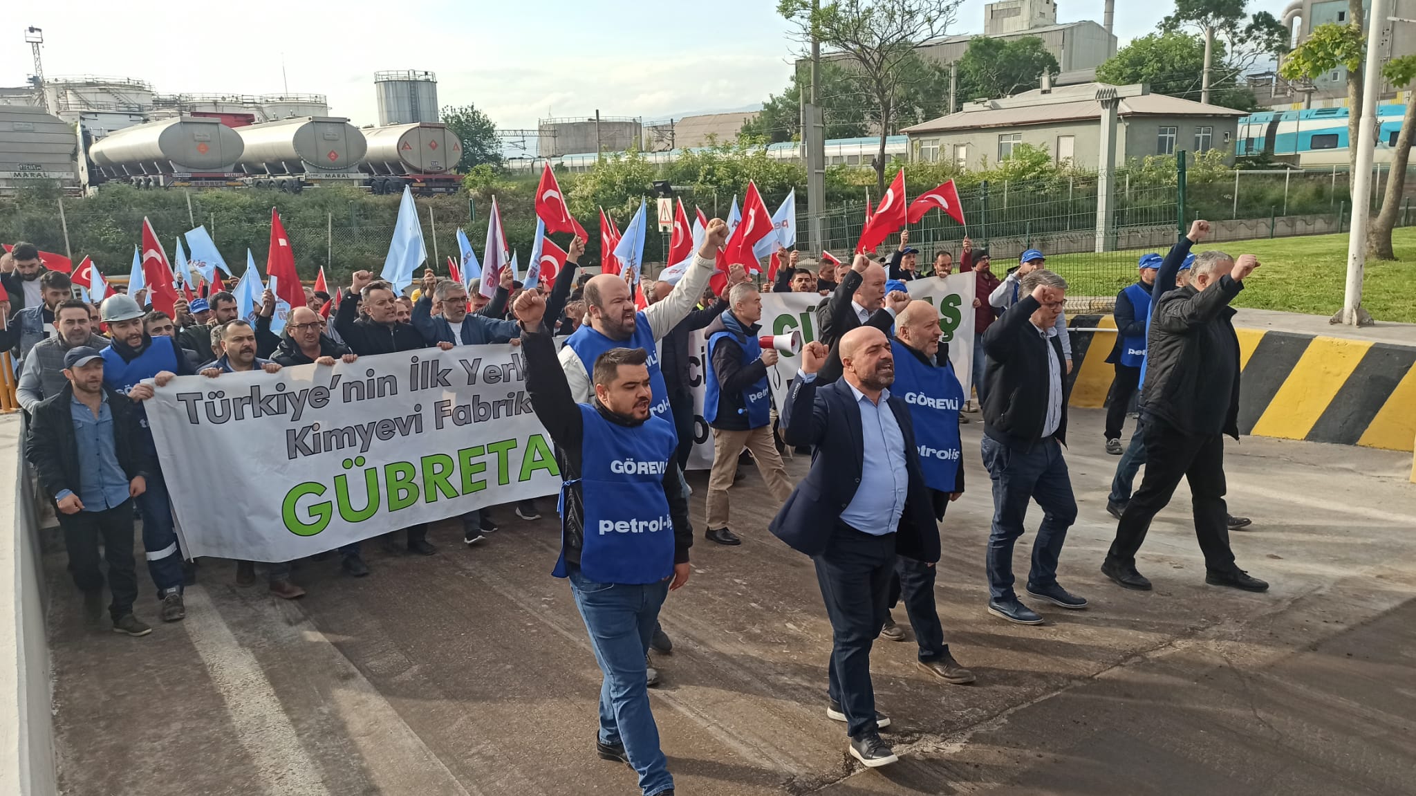 Gübretaş’ta Sözleşme Eylemleri Sürüyor