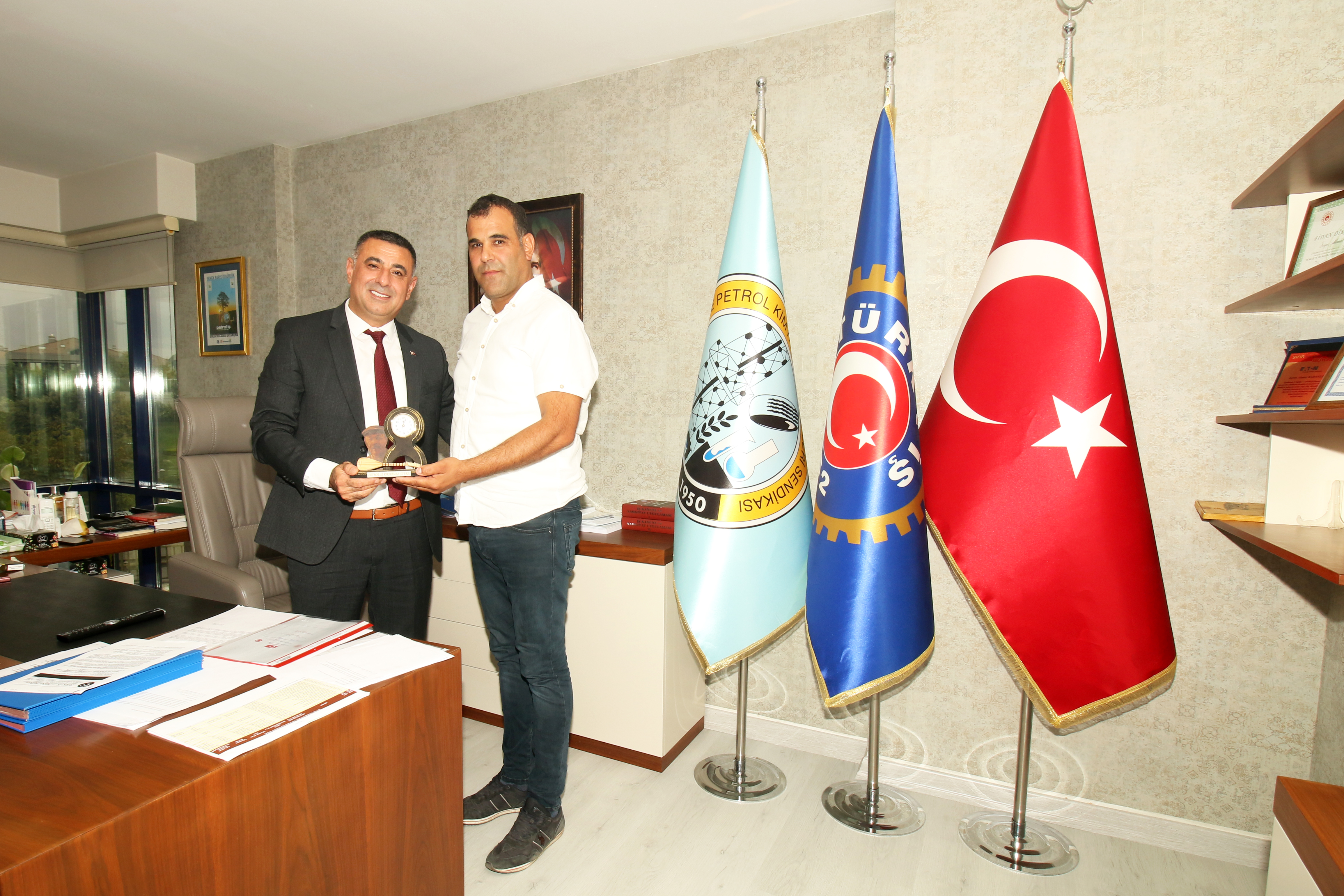 DYO BOYA FABRİKALARI SANAYİ ve TİC A.Ş’de TOPLU İŞ SÖZLEŞMESİ İMZALANDI